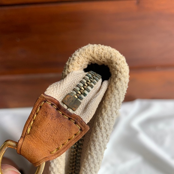 Authentic Louis Vuitton Canvas Antigua MM - Picture 10 of 15